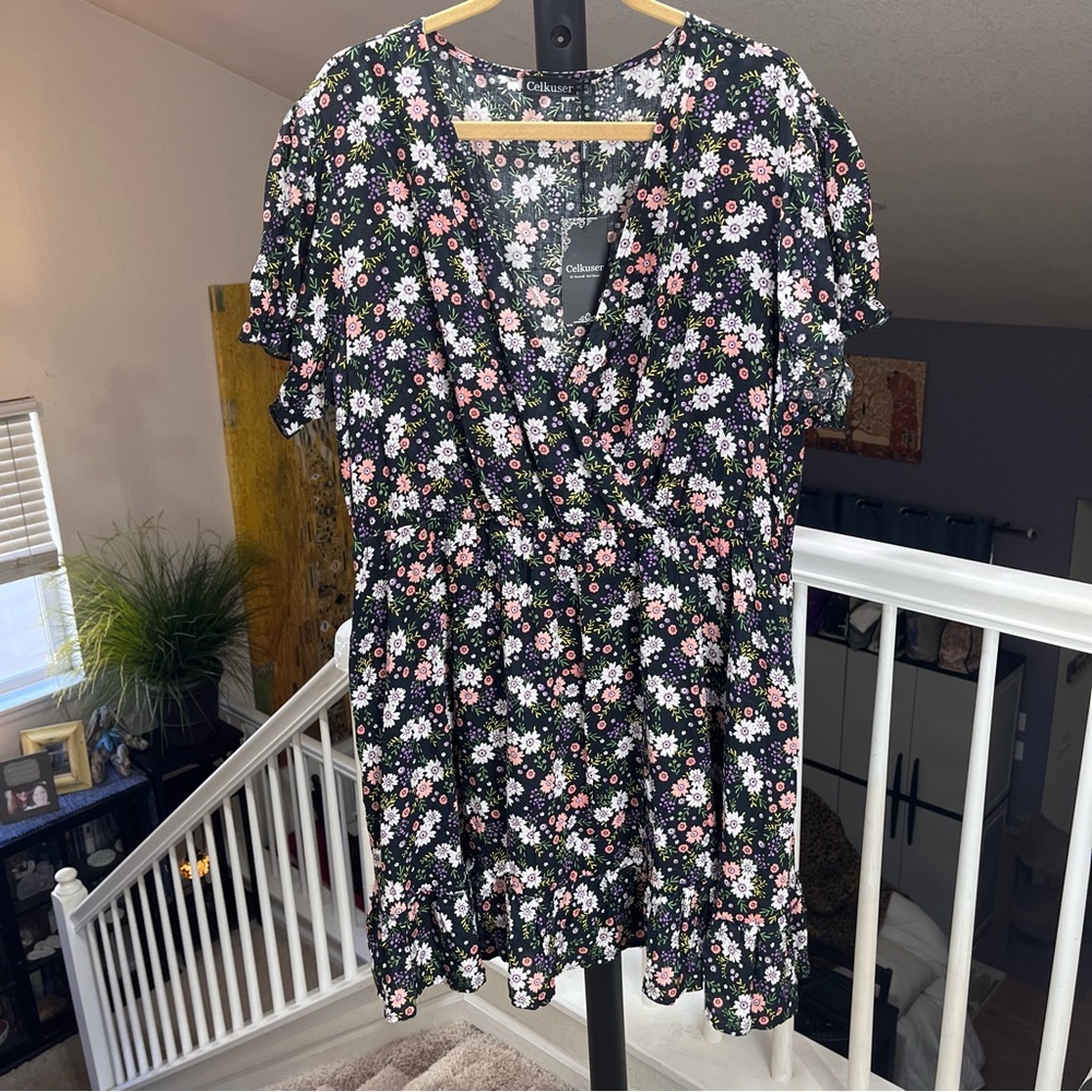🌸NWT🌸 Celkuser Floral Short Sleeve Dress  Plus Size 22